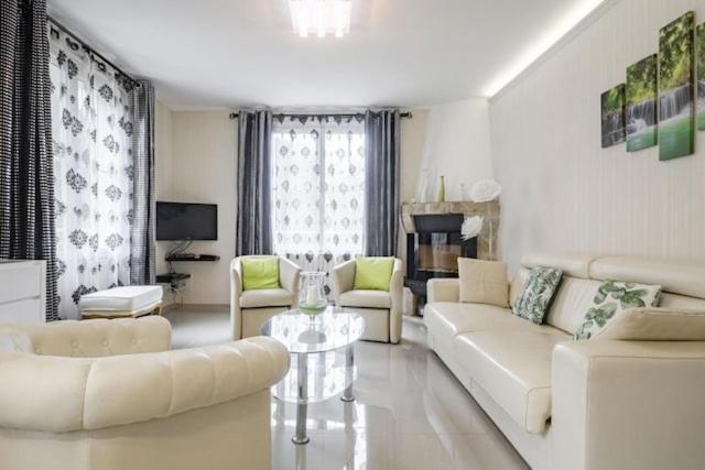 Villa Maison Blanche Tulle 1 A 4 Personnes Exterior photo